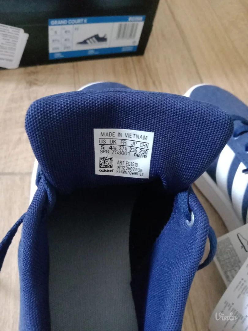 Patike za dečaka.Adidas.Novo!