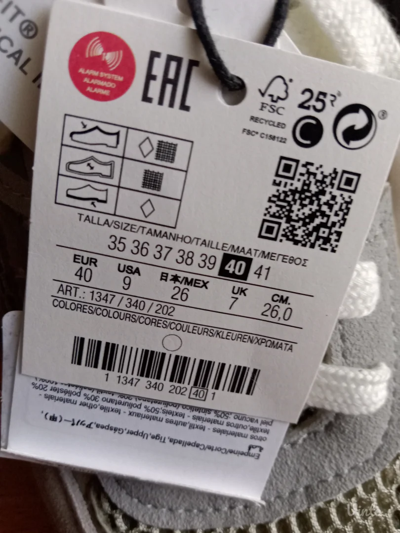 Kontrastne patike.Pull&Bear.Novo!