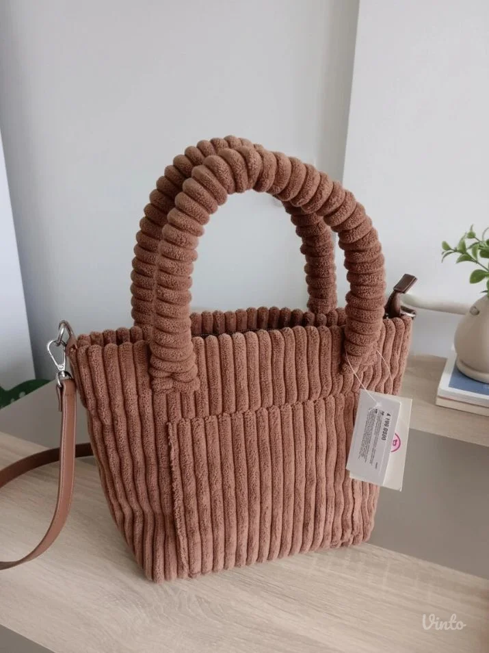 Plišana torba.Deichman.Novo!