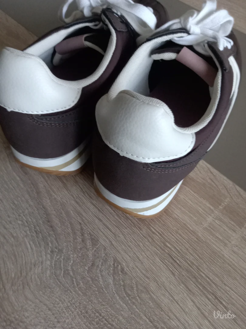 Patike.Bershka.Novo!