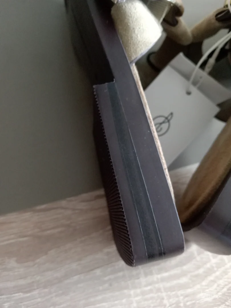 Kožne papuče Stradivarius.Novo!