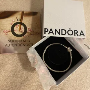 Pandora narukvica