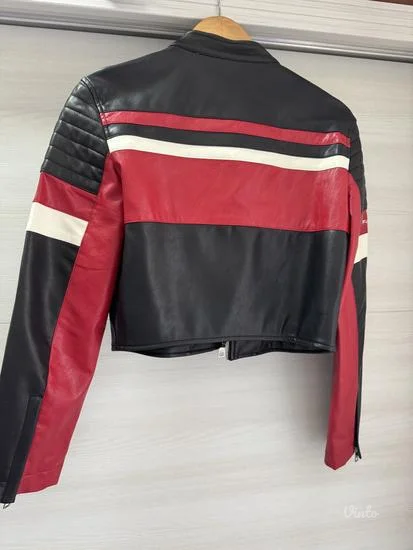 Bershka zenska jakna