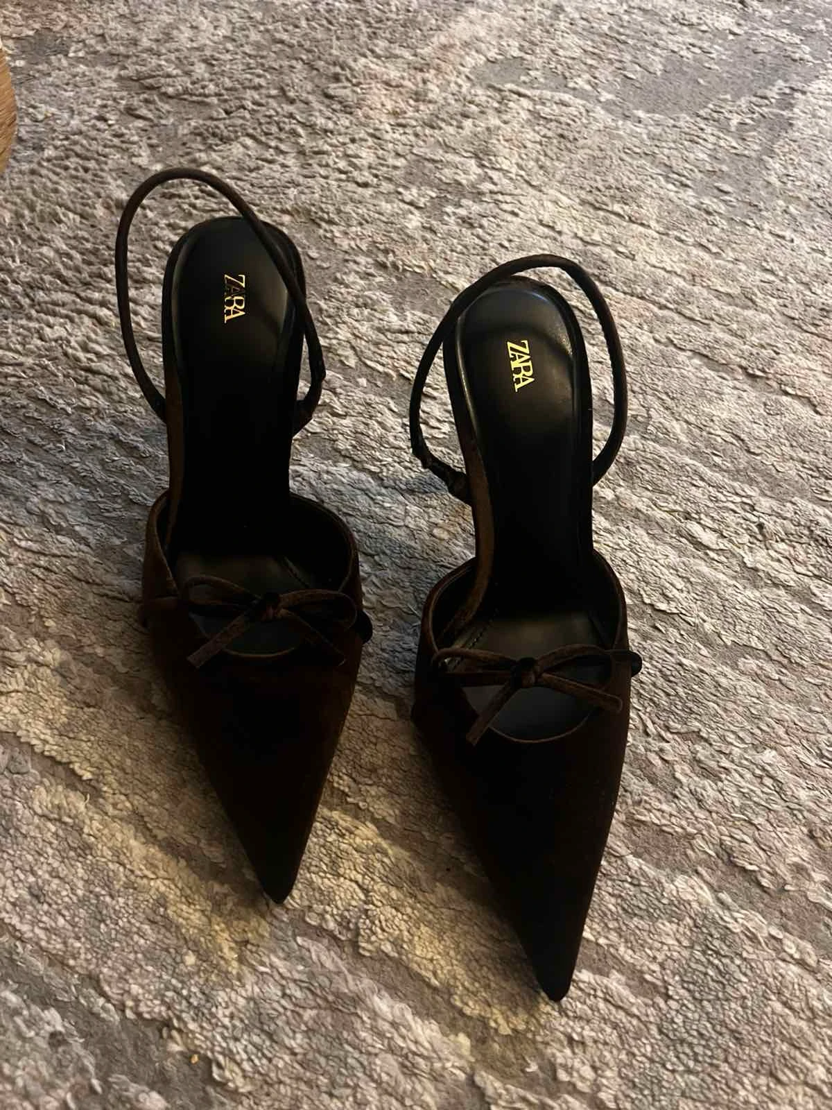 Zara stikle