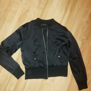 Zara bomber jakna