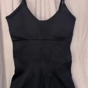 Kombinezon za trening nov