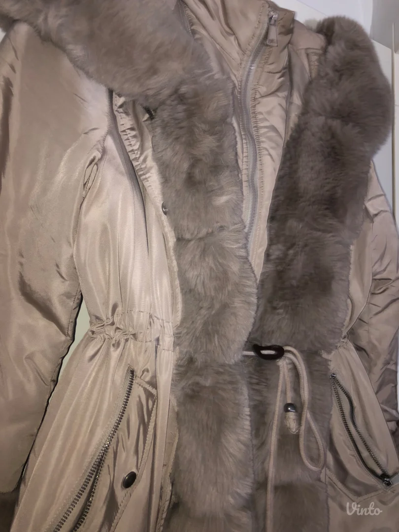 Bež zimska jakna