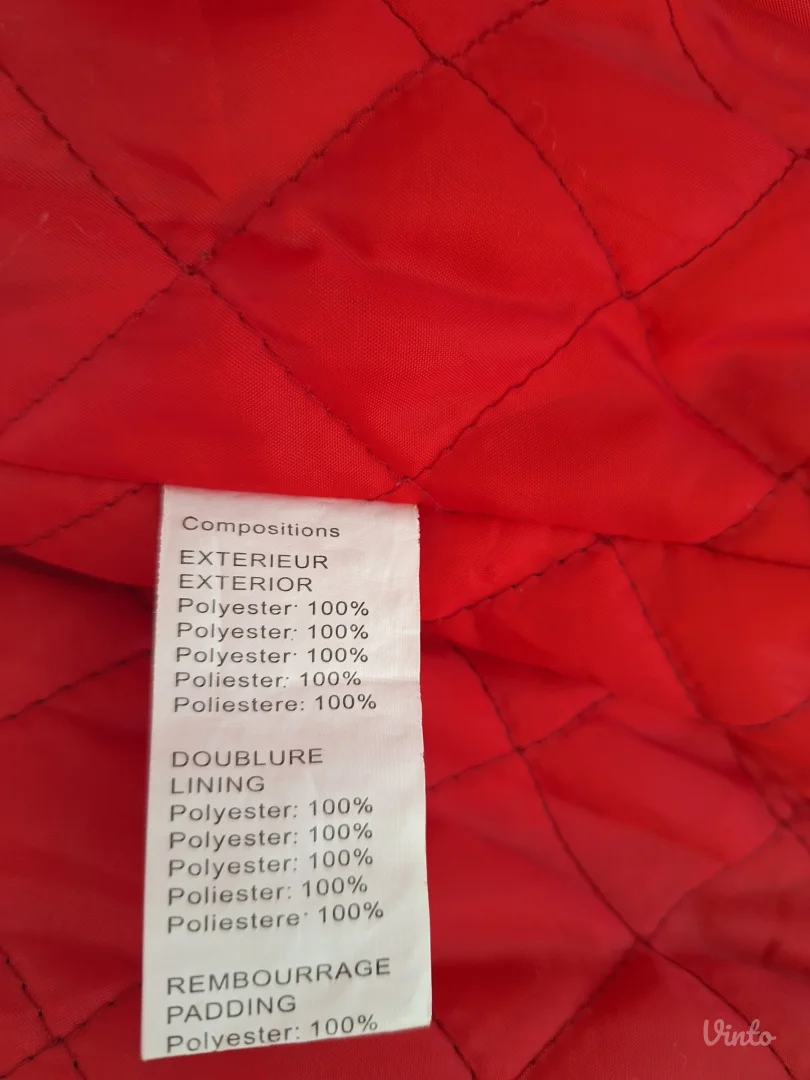 Crvena jakna sa krznom