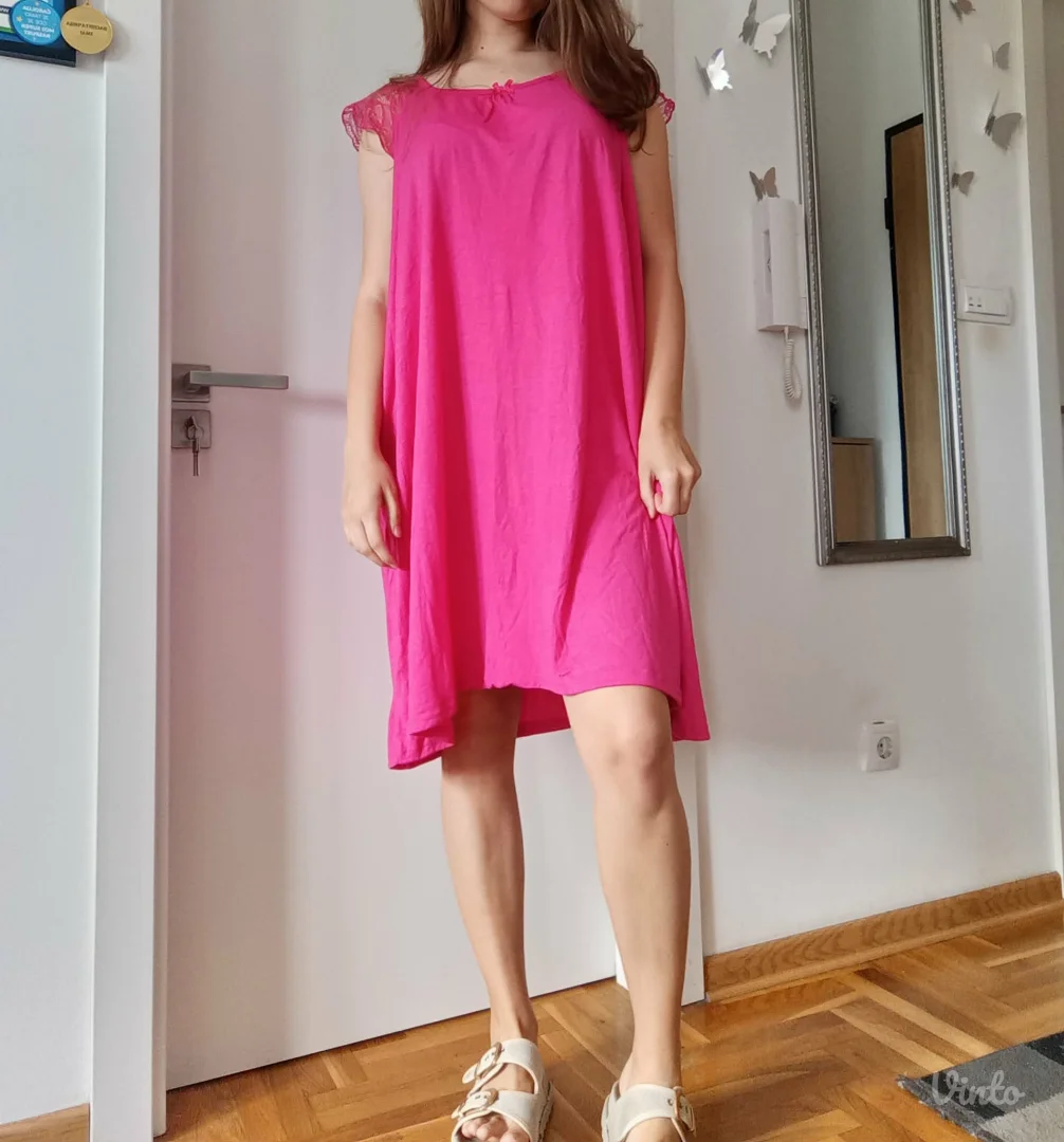 Preslatka roze haljina