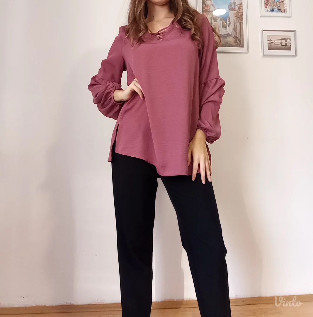 Predivna bluza ciklama boje