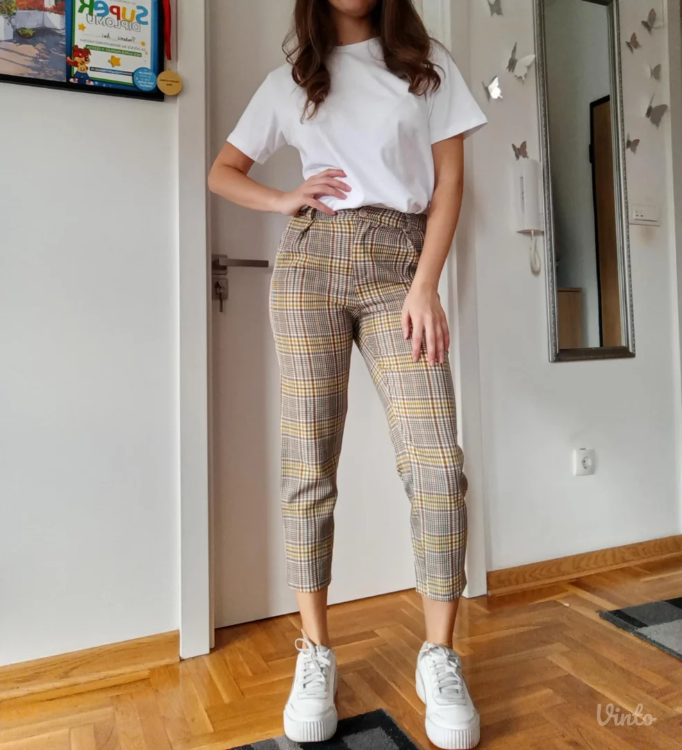 Karirane pantalone