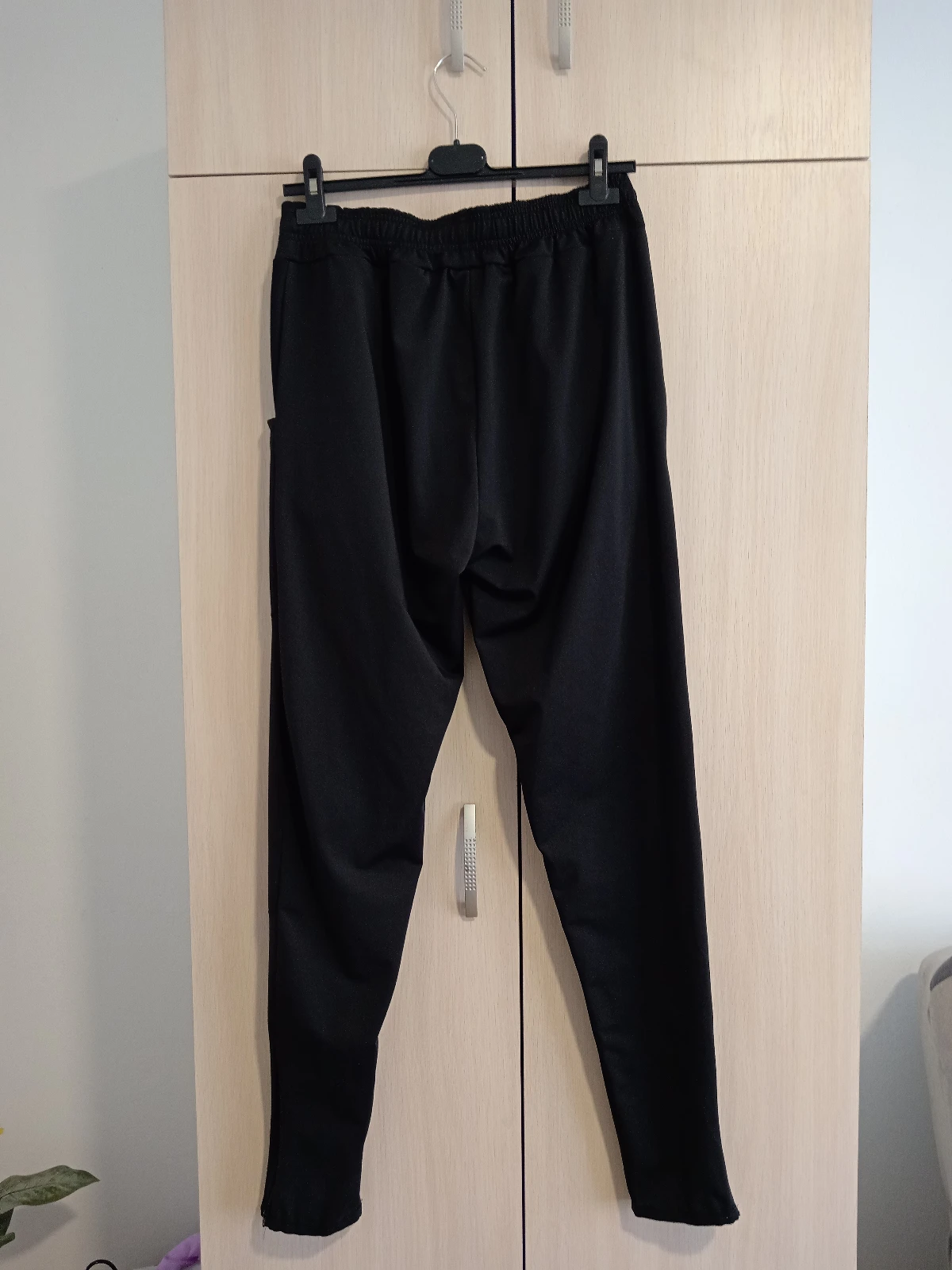 Nike crna trenerka donji deo NOVO