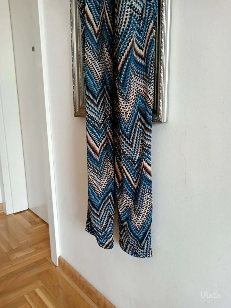 Šareni lagan kombinezon