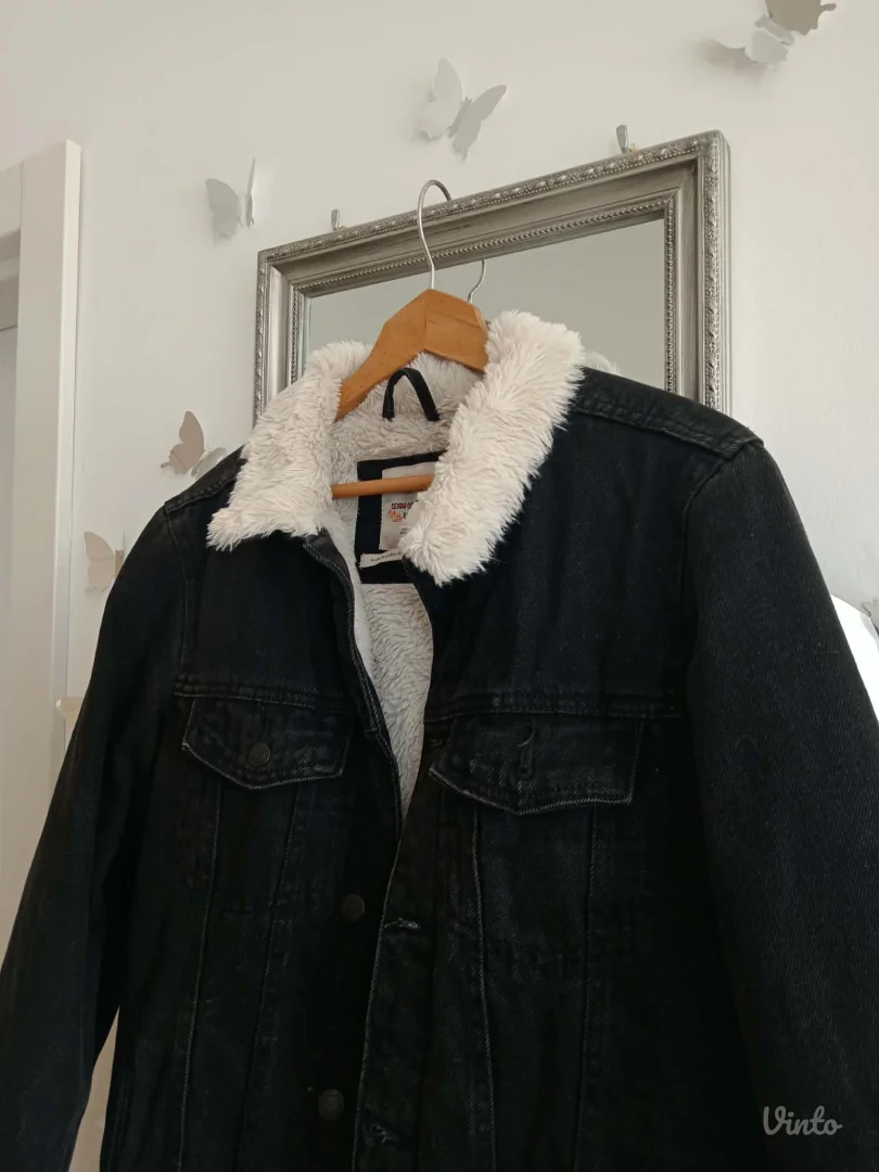 Pull&Bear crna jakna