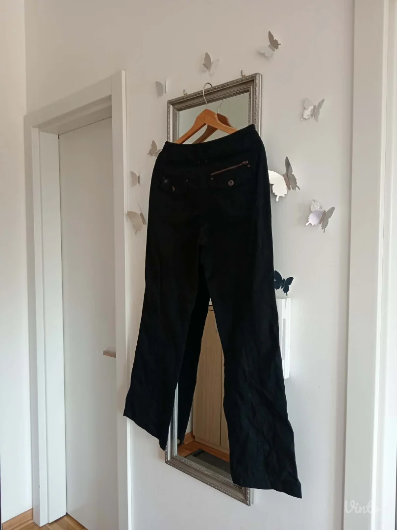 Crne pantalone Cecil