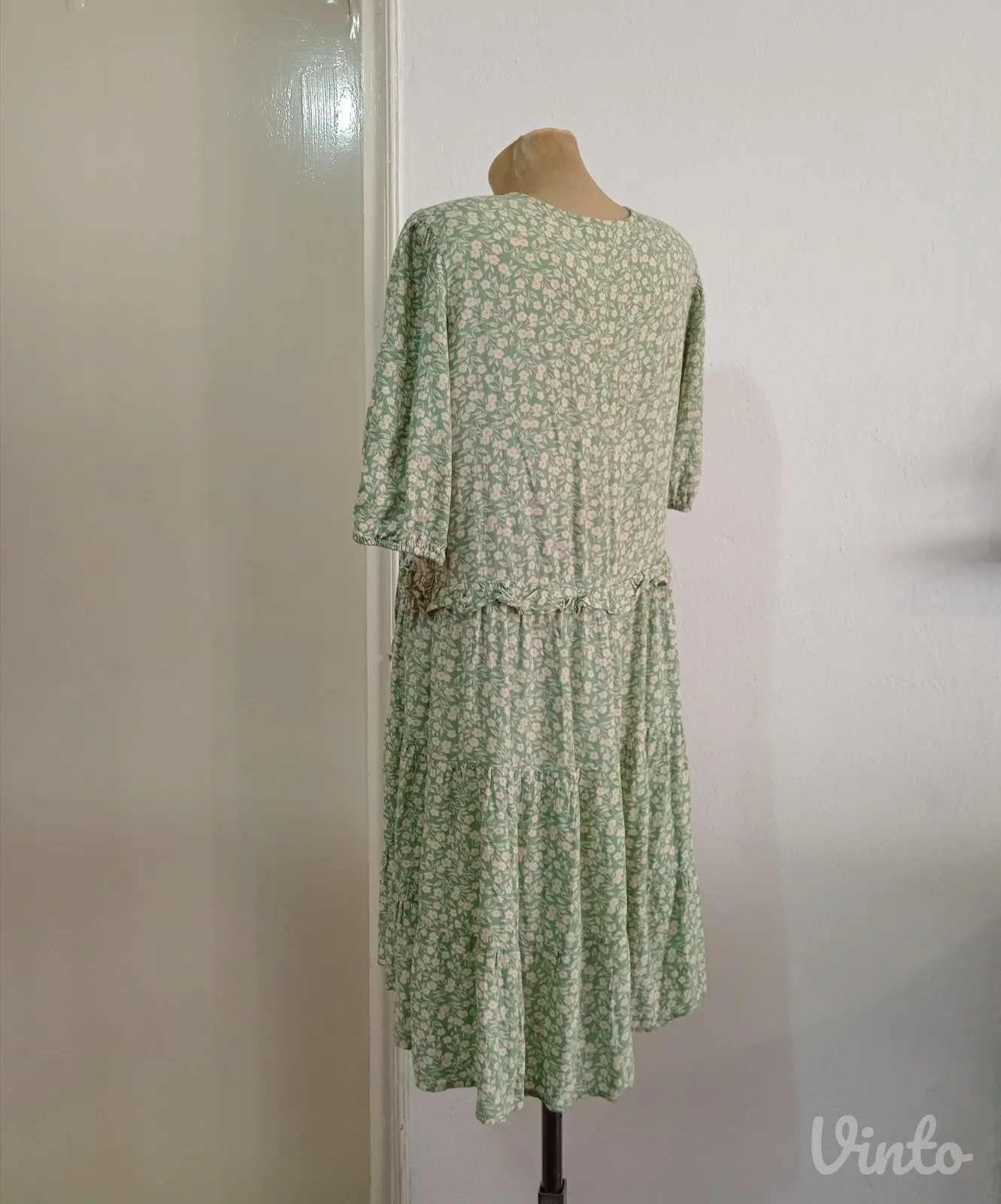 Stradivarius zelena cvetna haljina