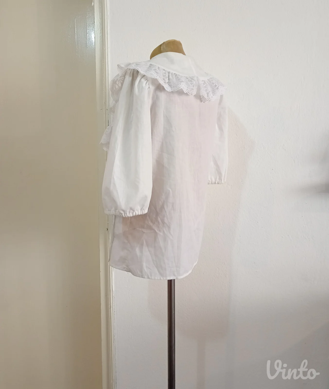 Predivna bela bluza košulja