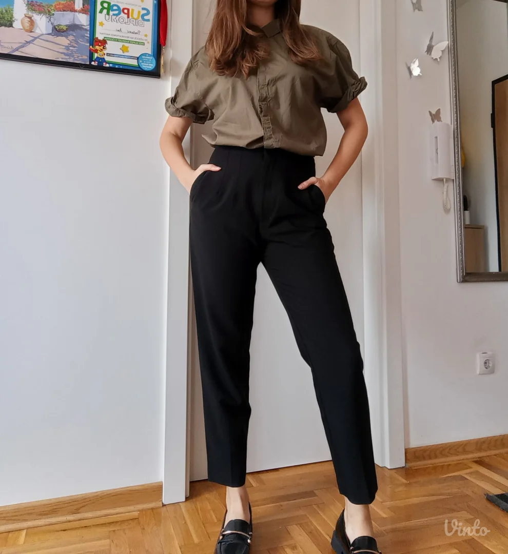 H&M pamučna maslinasto zelena košulja