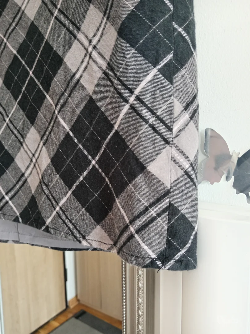 Predivna karirana suknja