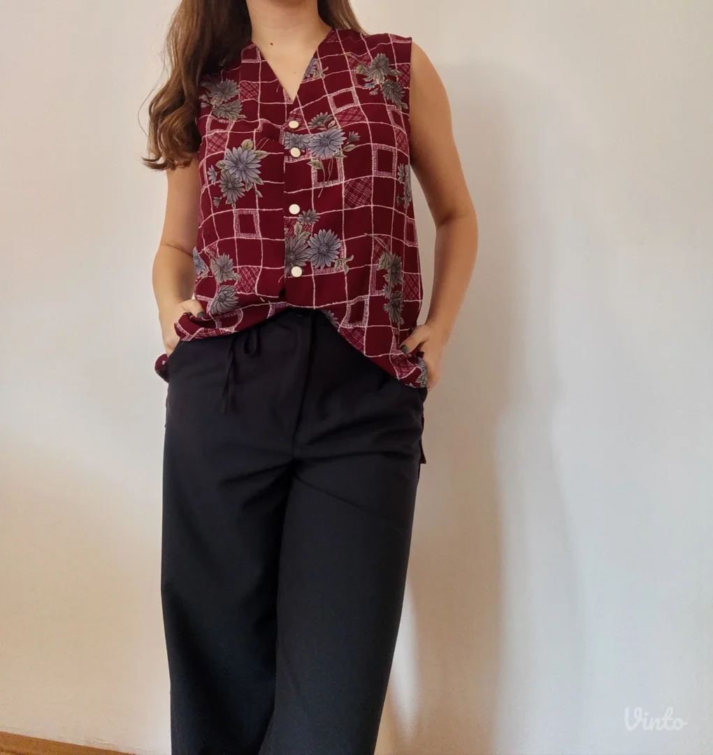 Šarena bluza sa cvetovima