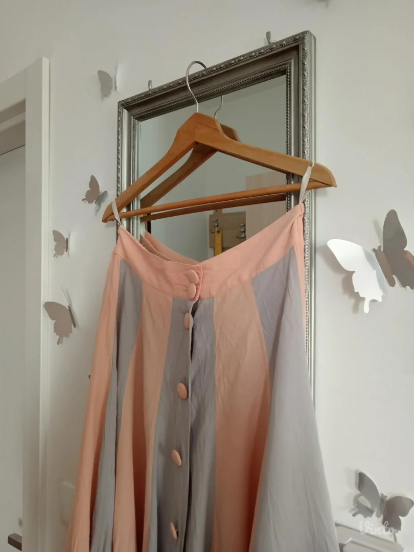 Predivna lerpšava suknja dubok struk