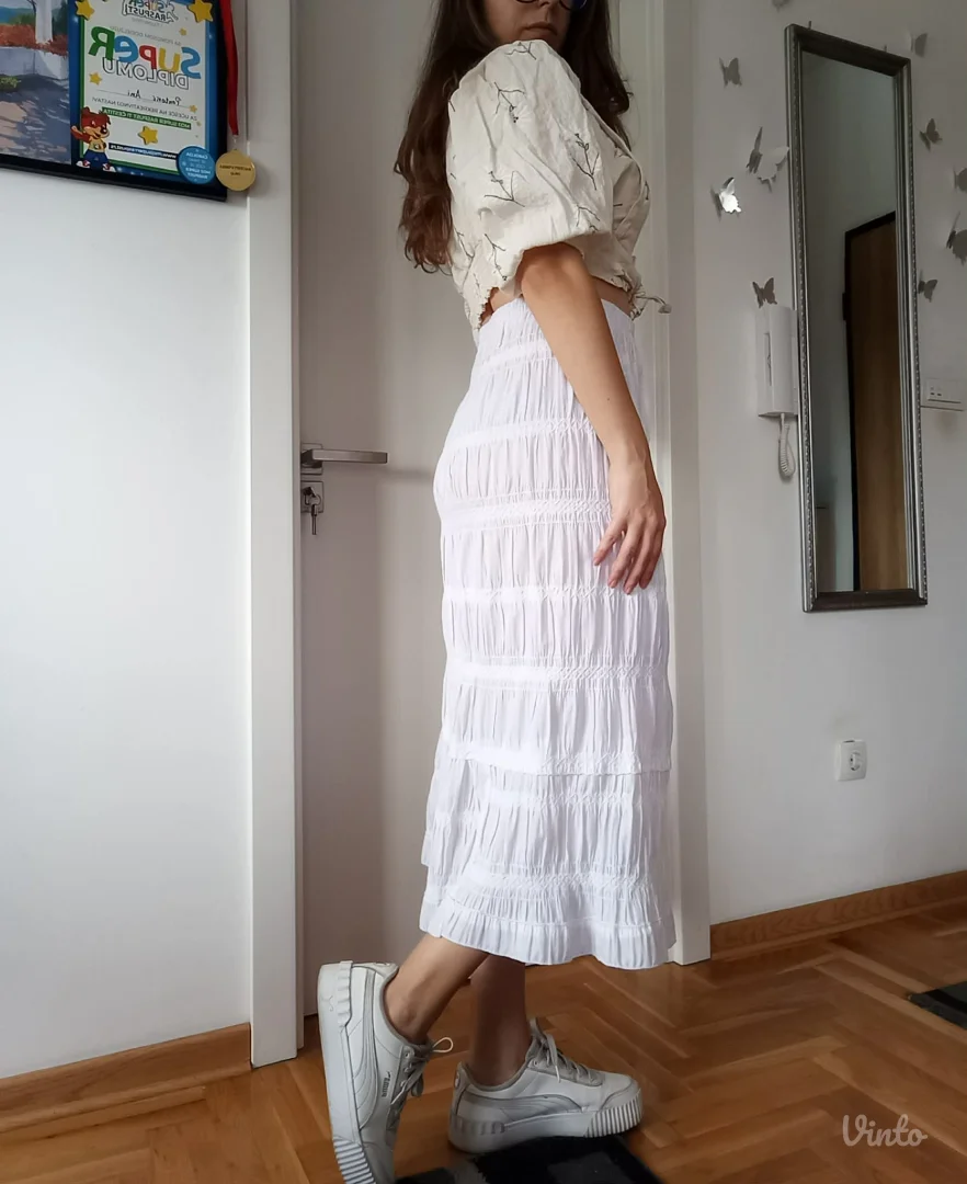 Preslatka bela suknja