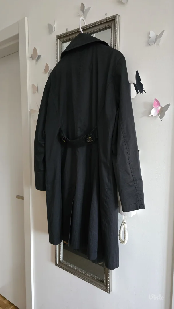 Predivan crni mantil