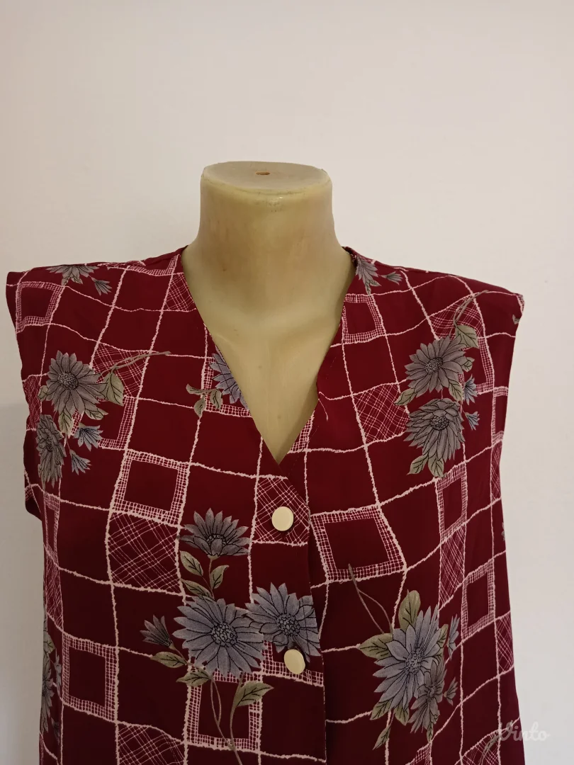 Šarena bluza sa cvetovima