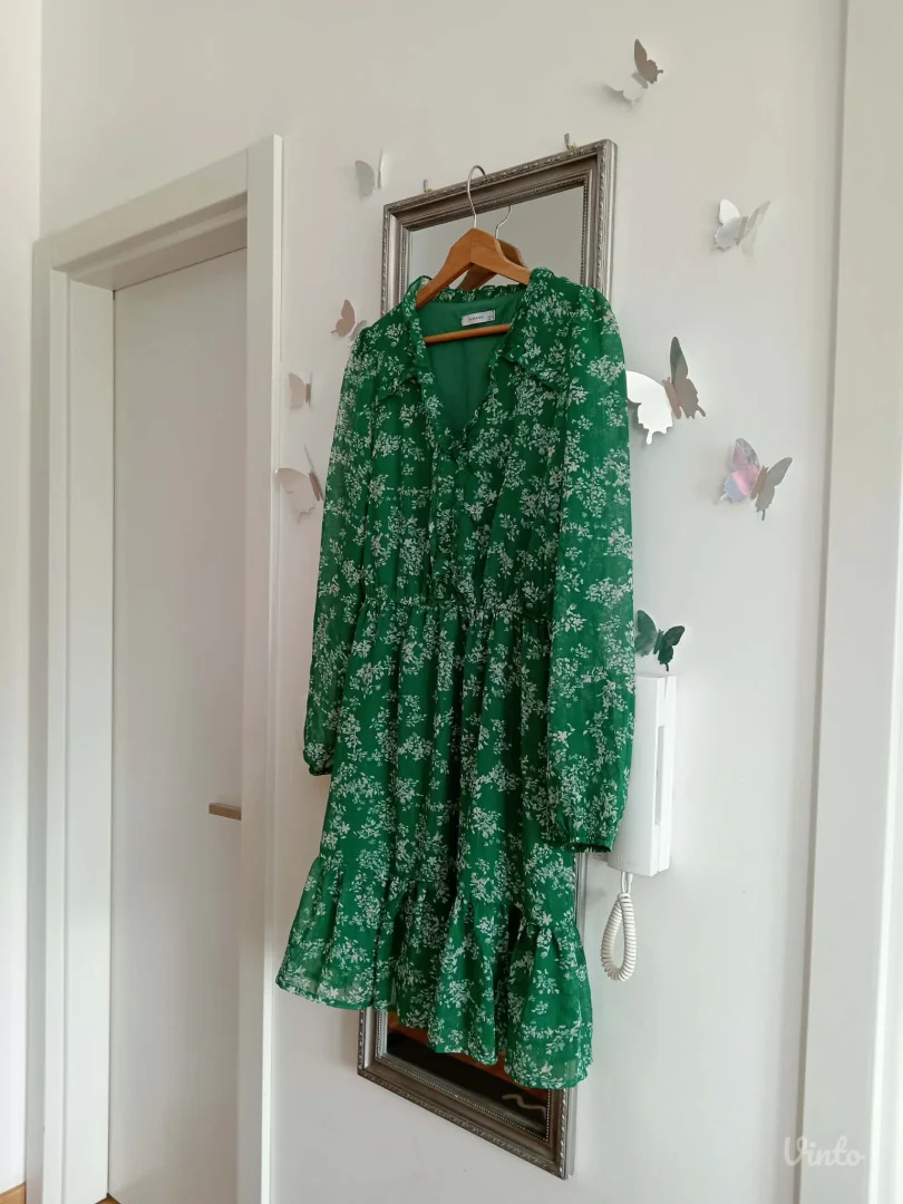 Reserved zelena lepršava haljina