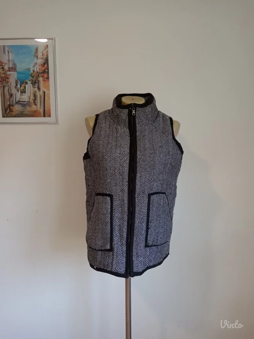 Prsluk crno bele boje