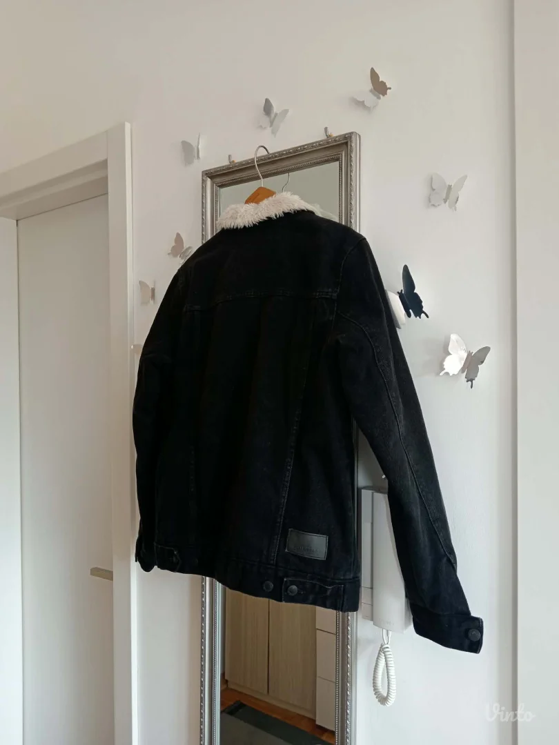 Pull&Bear crna jakna