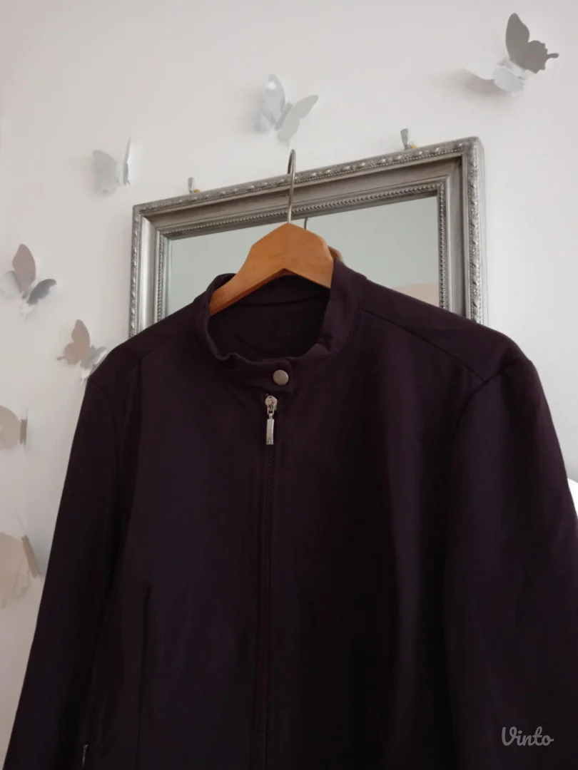 Tamno ljubičasta jakna