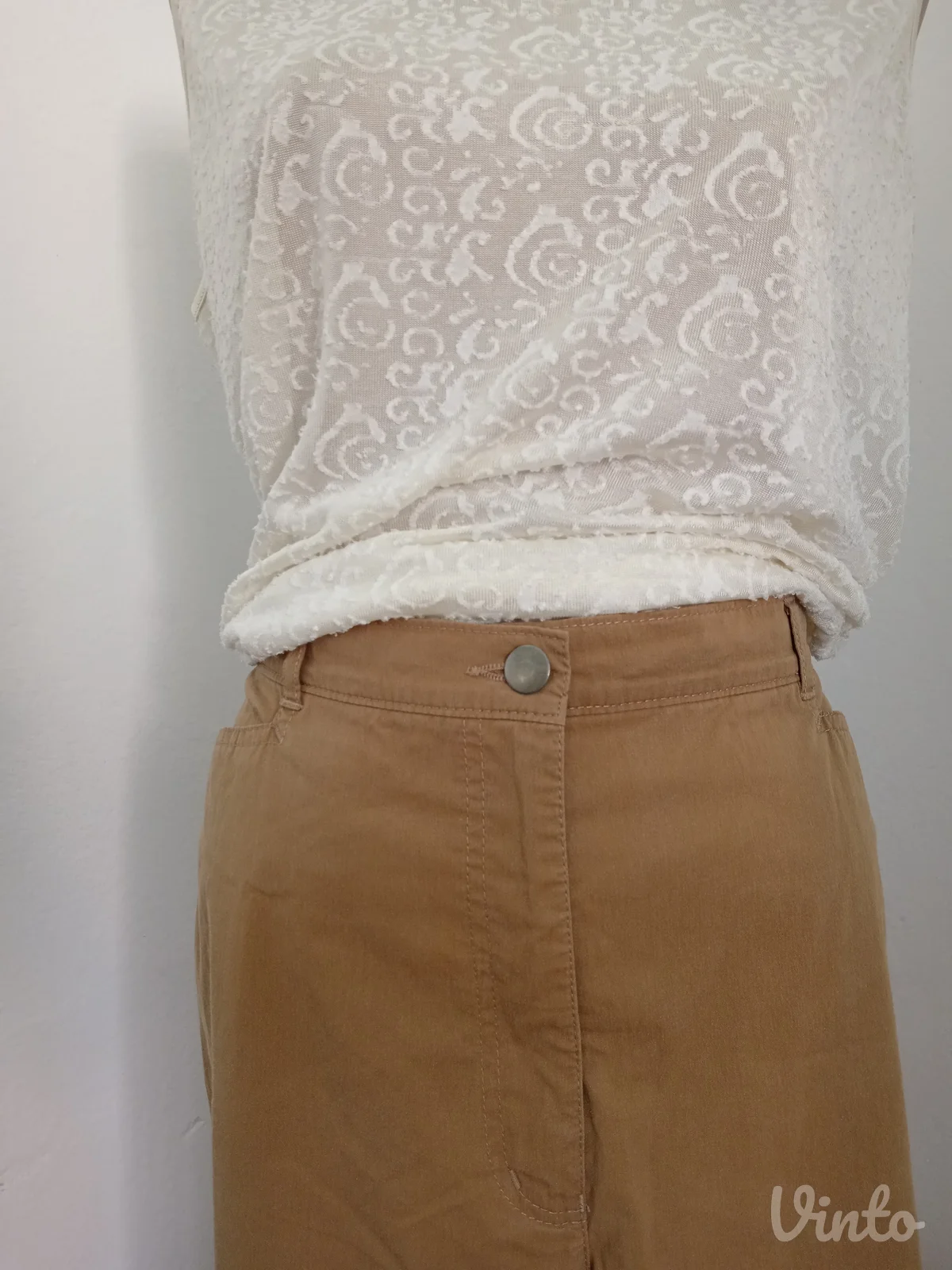Braon pantalone kraći model