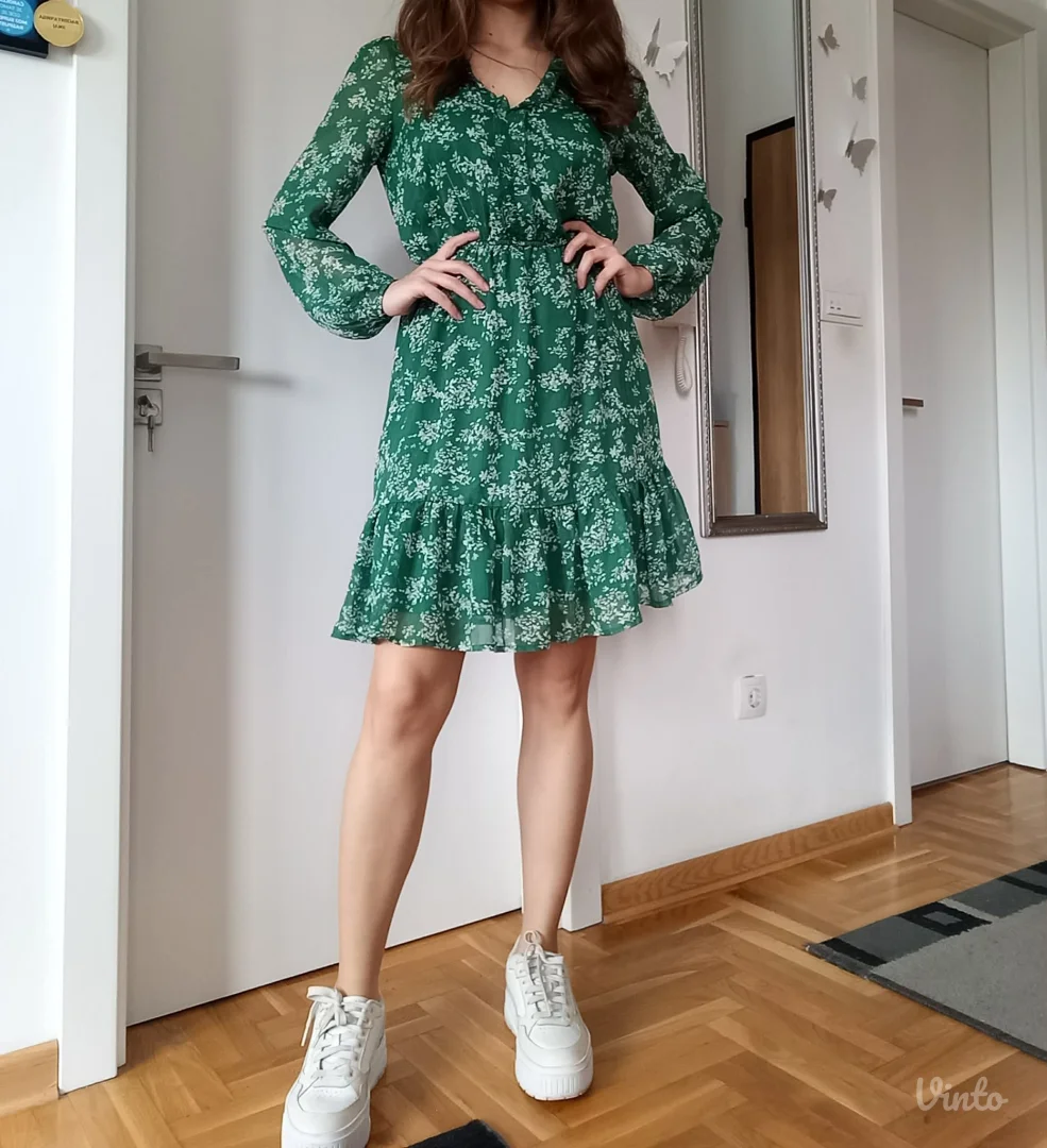 Reserved zelena lepršava haljina