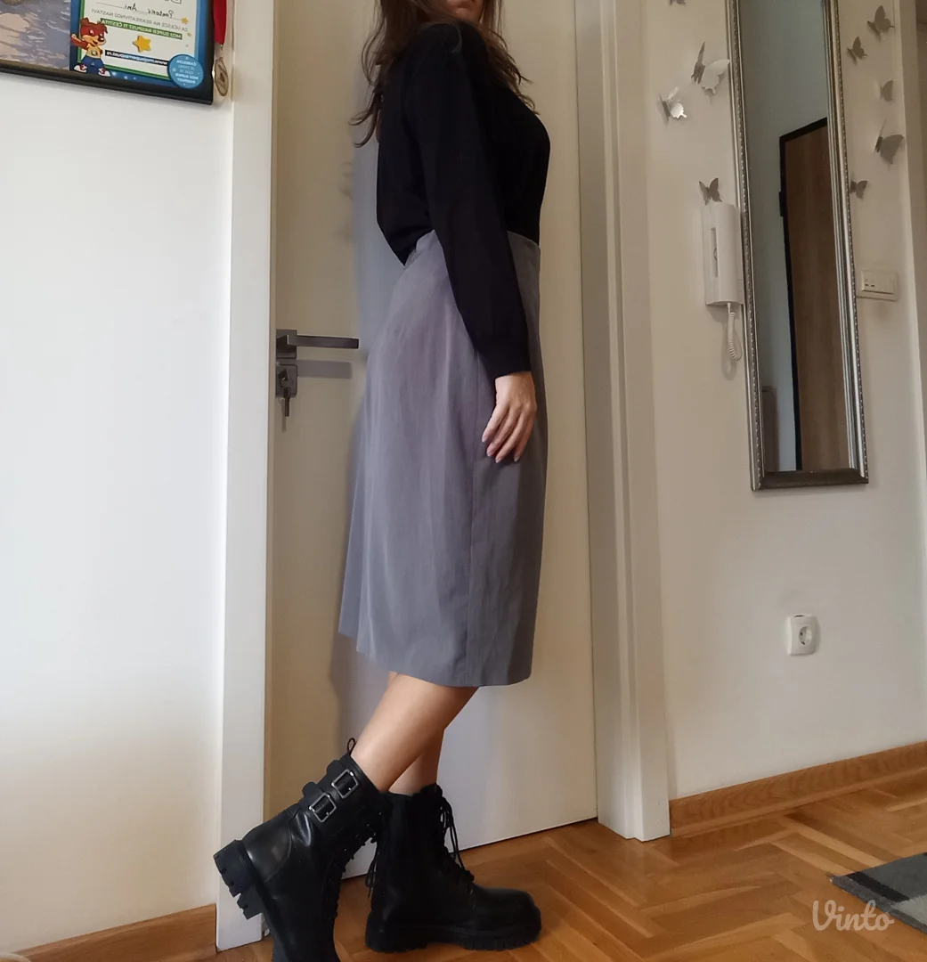 Siva postavljena suknja