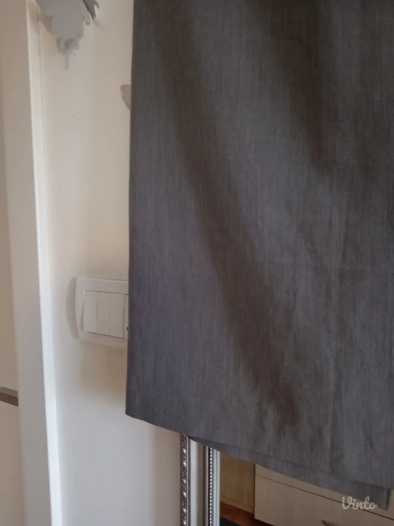 Siva postavljena suknja