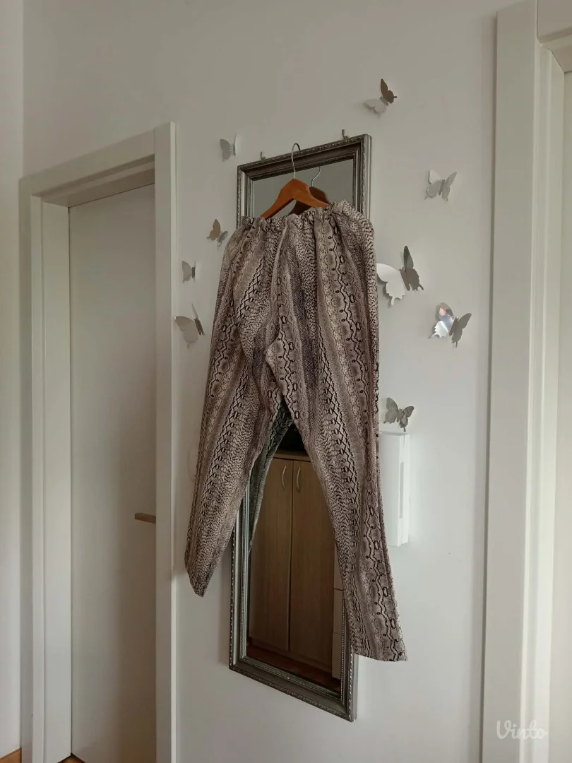 Pantalone sa animal printom