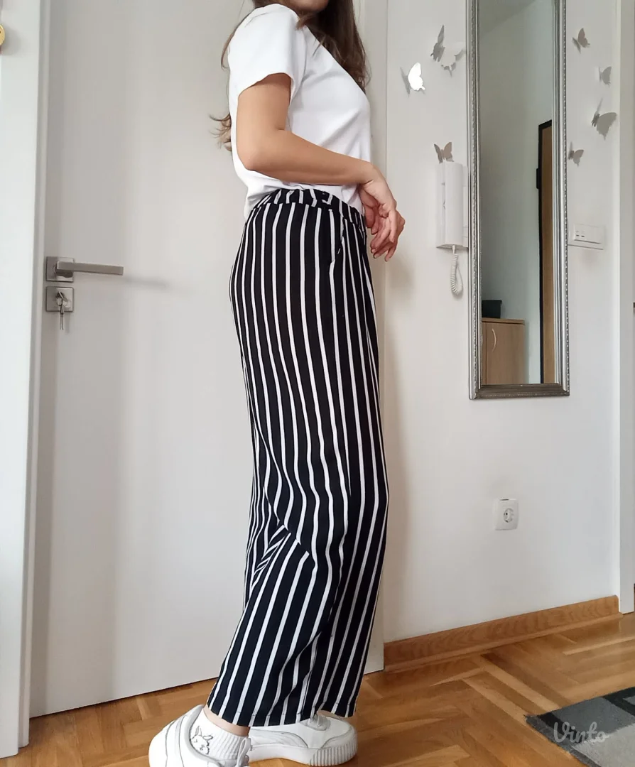 Teget lagane pantalone na pruge