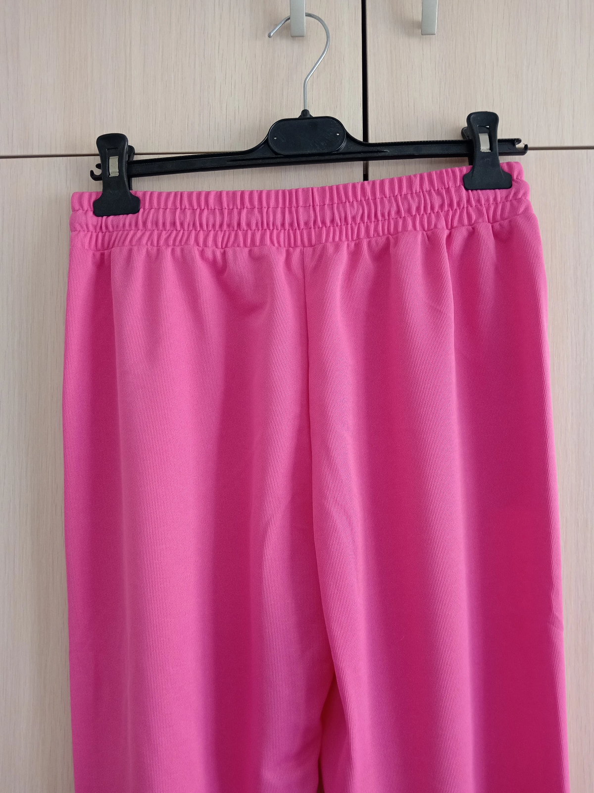 Roze trenerka donji deo NOVO