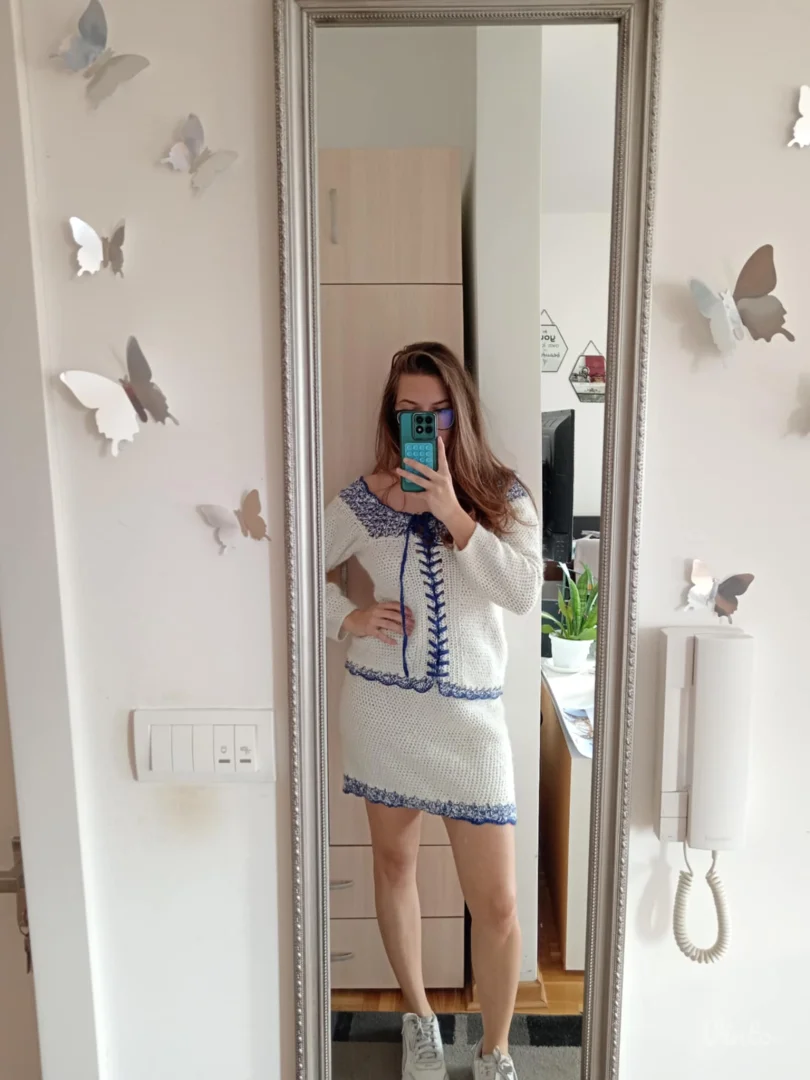 Predivan komplet suknja i džemper