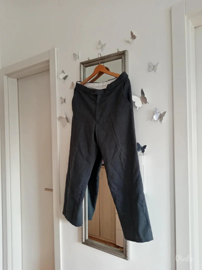 Predivne pantalone na sitne kockice