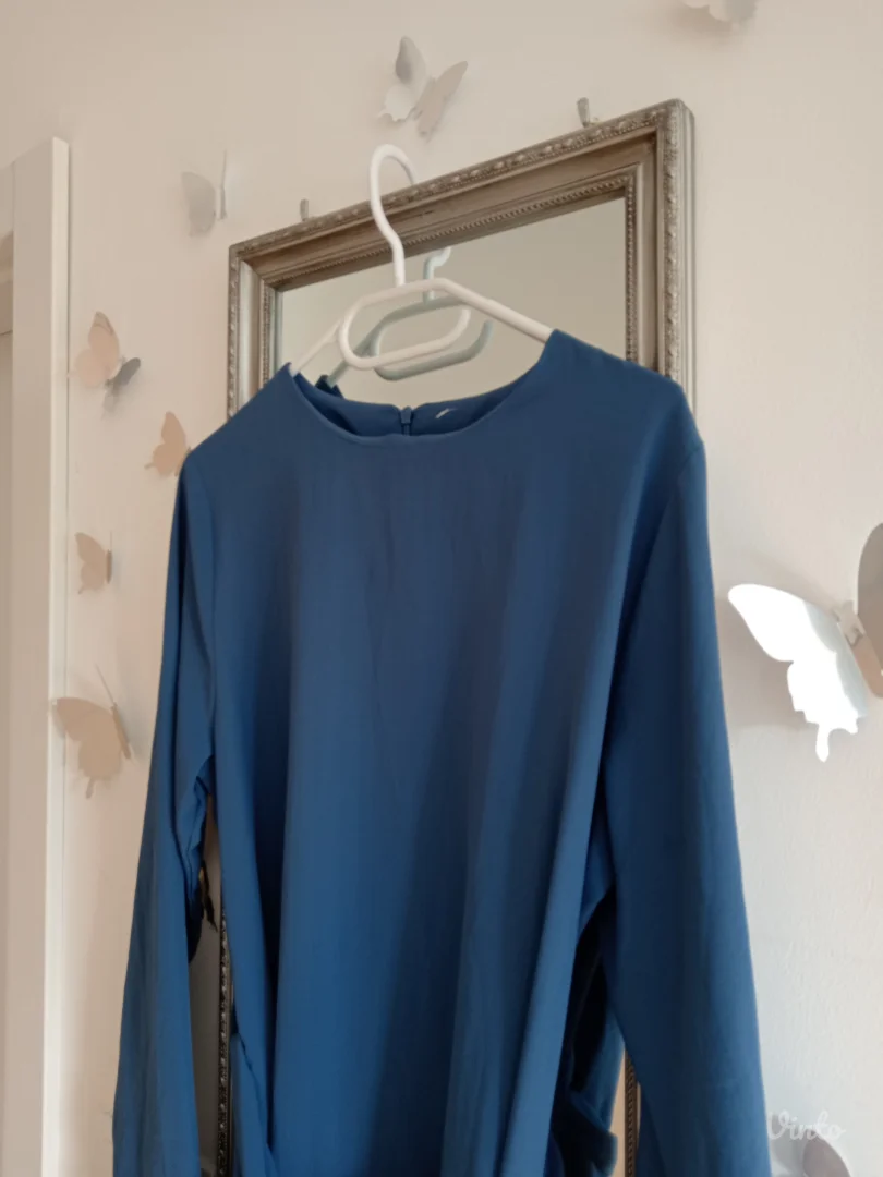 Preslatka plava haljina sa kaišem u struku