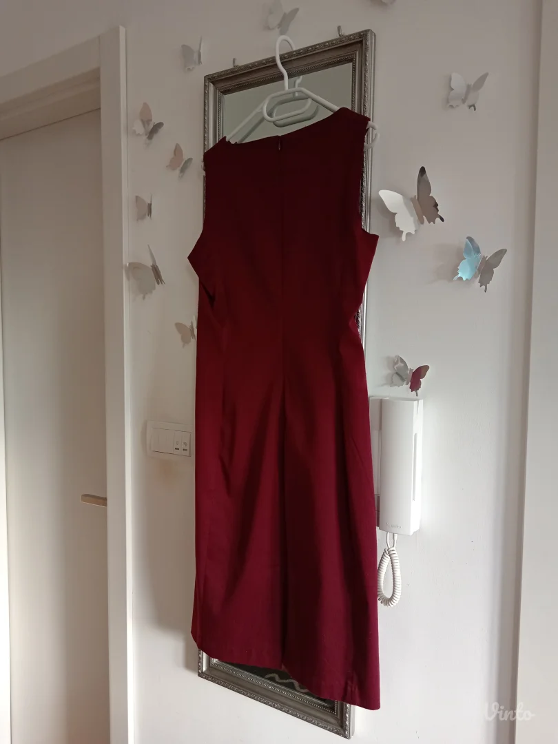 Hennes predivna bordo haljina