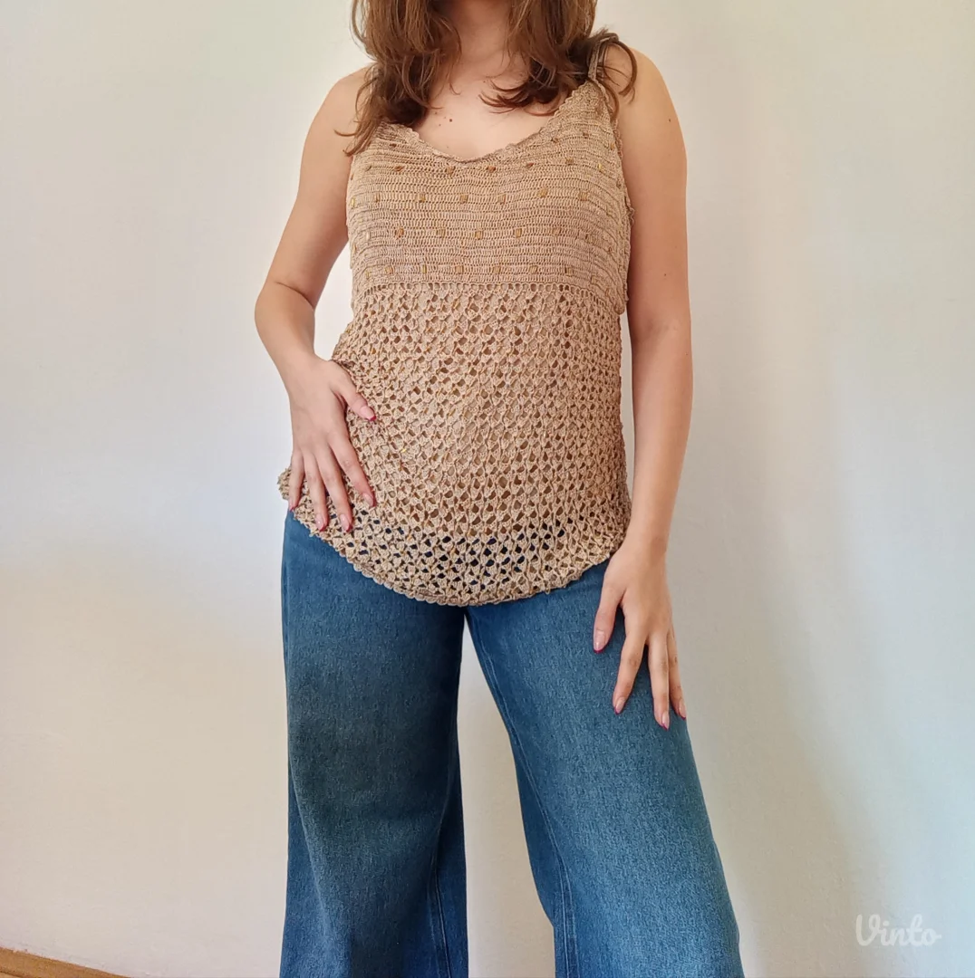 Končana bluza postavljena