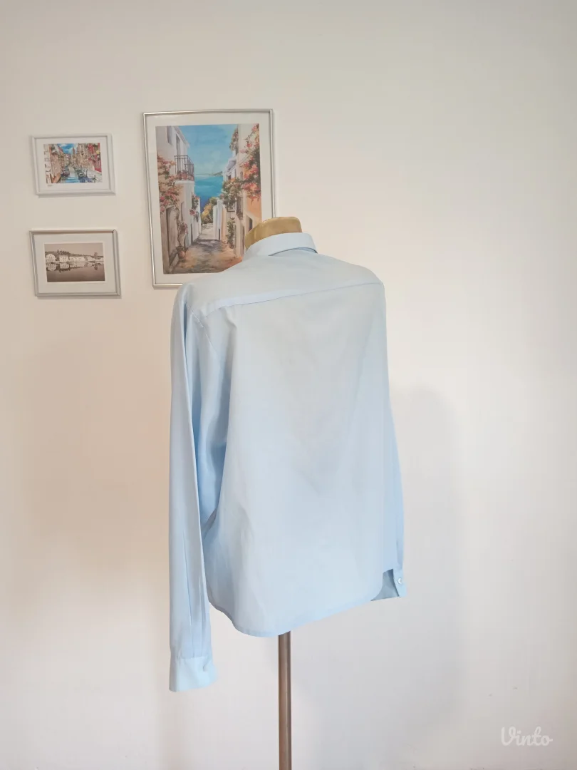 Predivna plava košulja