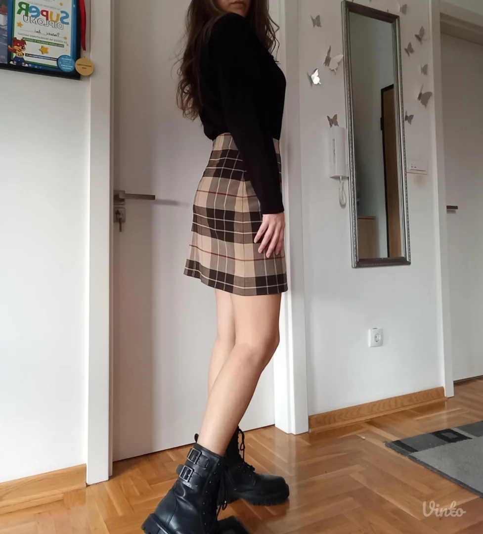 Steer One karirana suknja