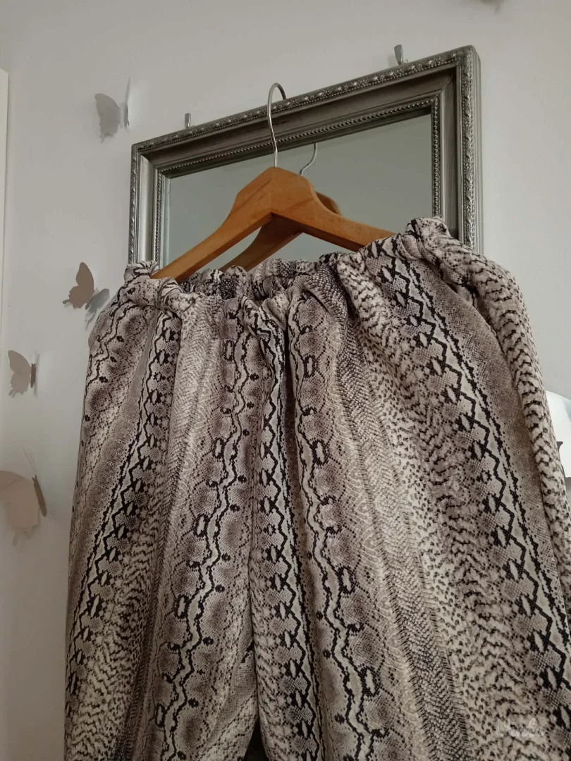 Pantalone sa animal printom