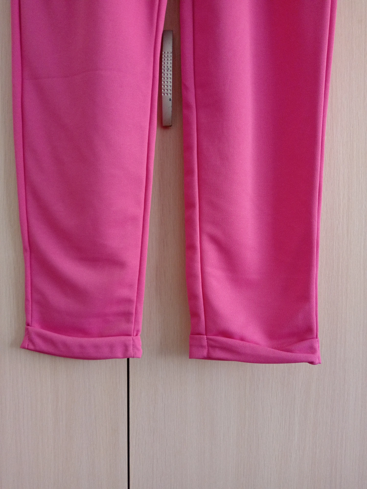 Roze trenerka donji deo NOVO