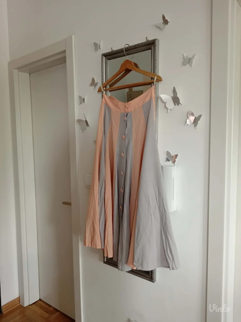 Predivna lerpšava suknja dubok struk