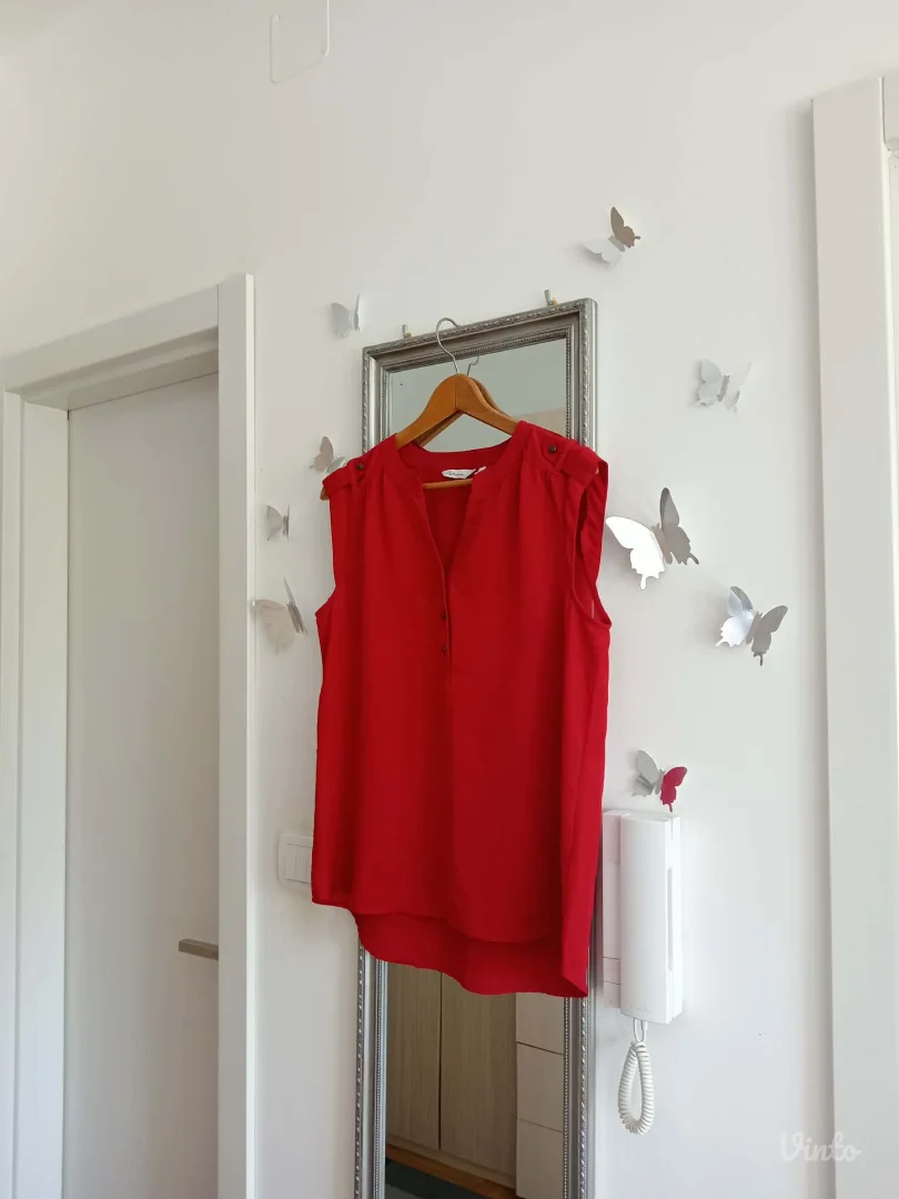 Predivna crvena bluza